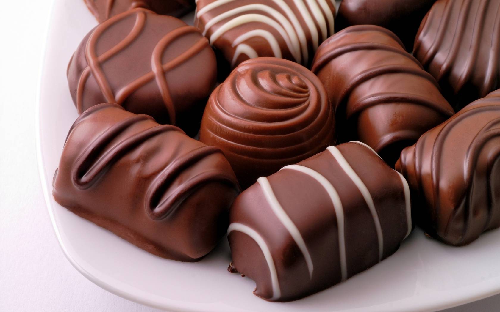 http://stuffpoint.com/sweets/image/43235-sweets-chocolate-sweets.jpg